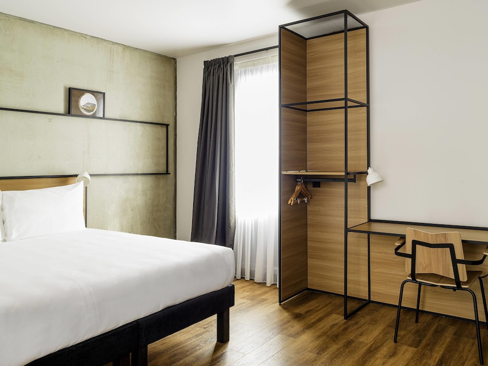 Wet, Double Bed, Accessible