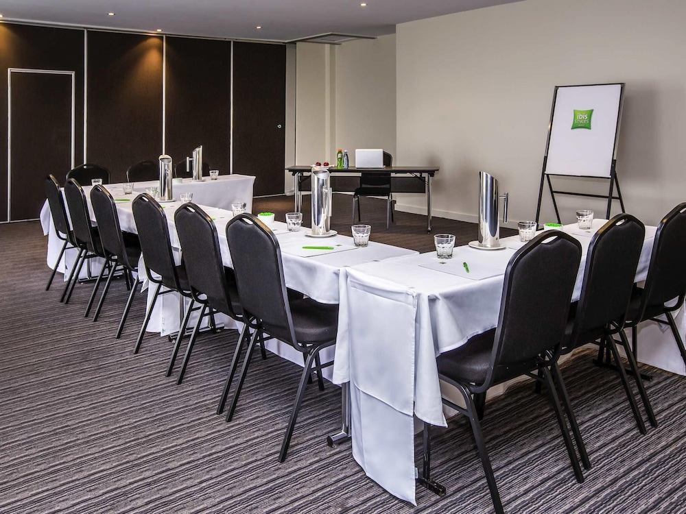 Ibis Styles Canberra Eaglehawk 54/65