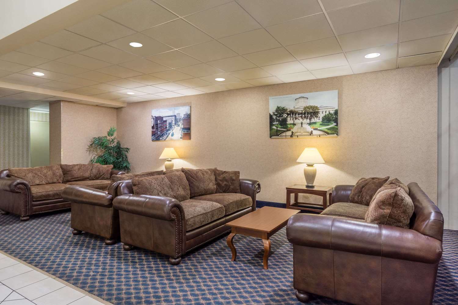 Days Inn by Wyndham Columbus Airport 27/37