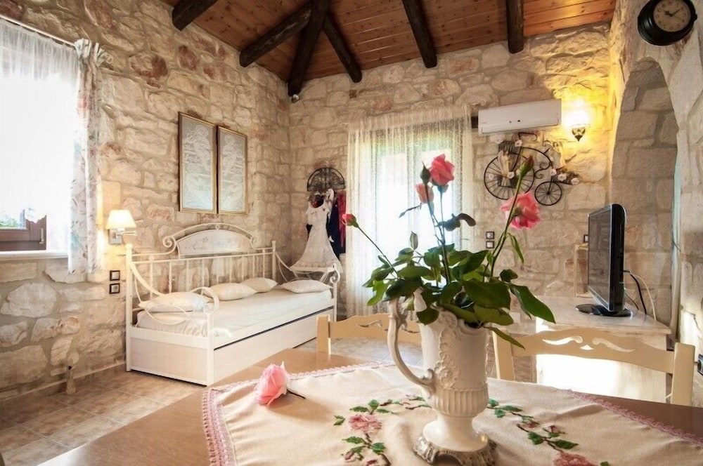 KAVOS PSAROU VILLAS 30/50