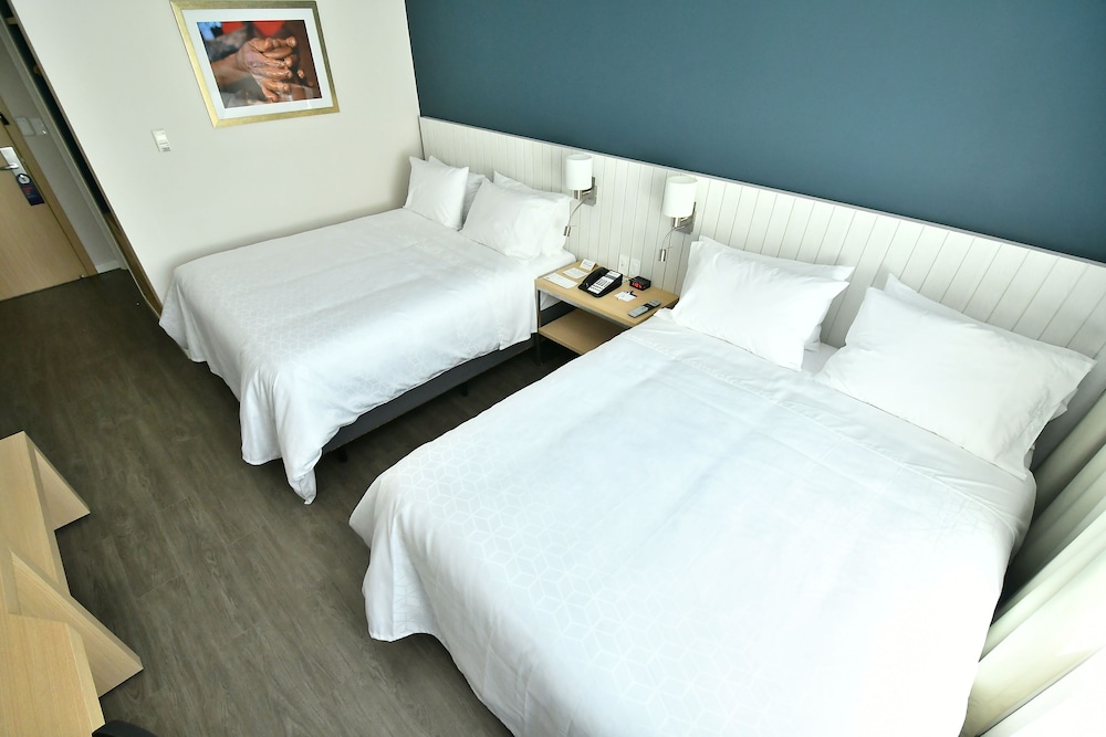 Holiday Inn Express Asuncion Aviadores 21/79