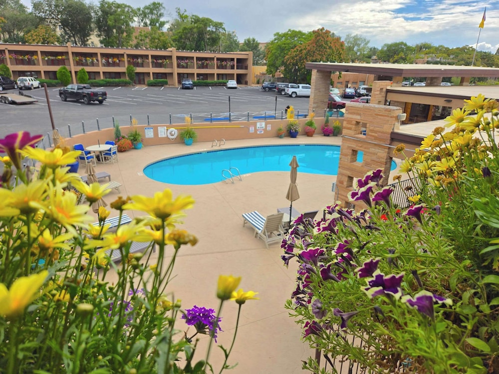 El Sendero Inn, Ascend Hotel Collection 58/65
