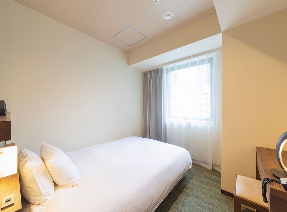 SEMI ROOM, SEMI DOUBLE BED