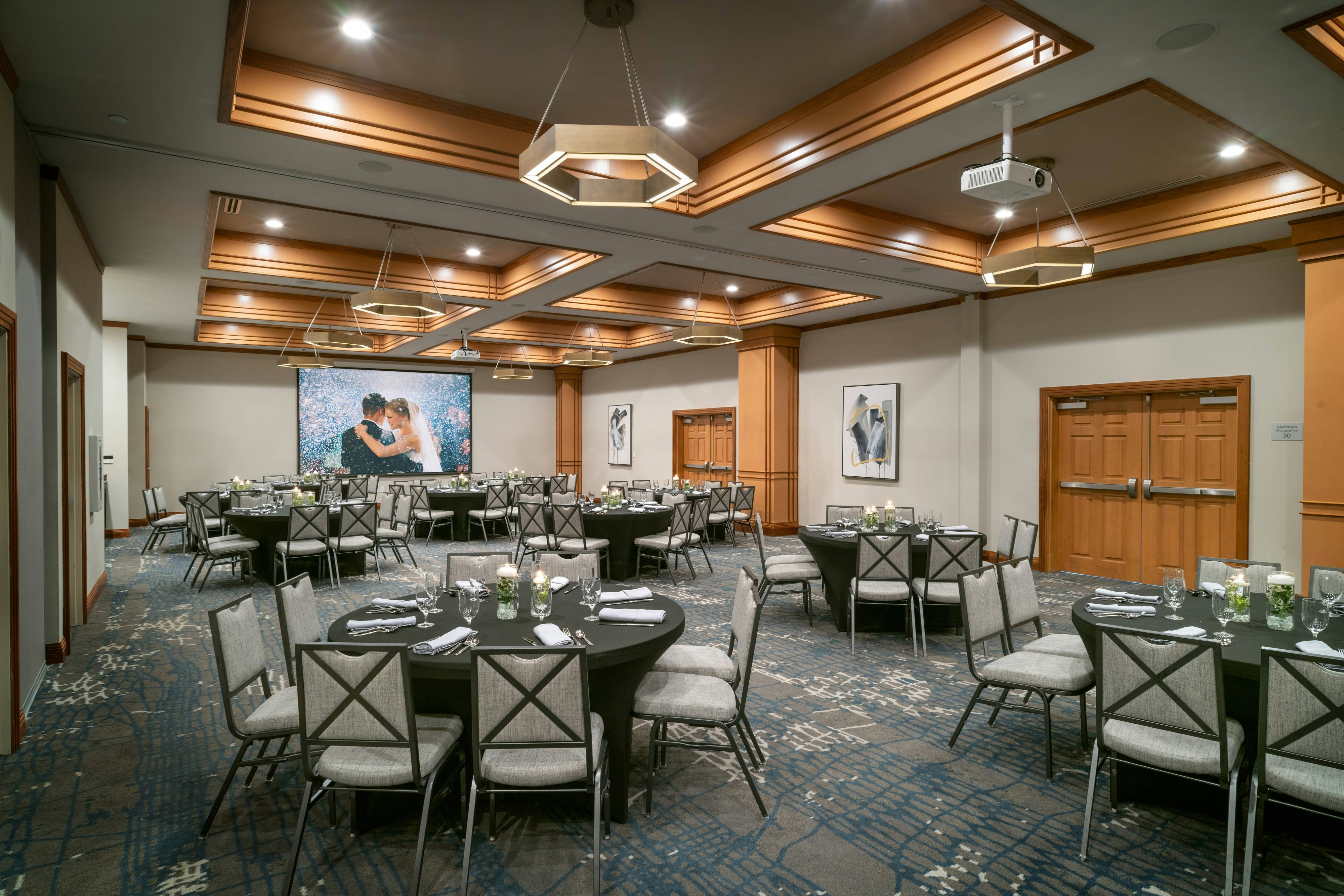 Delta Hotels By Marriott Huntington Mall 19/20