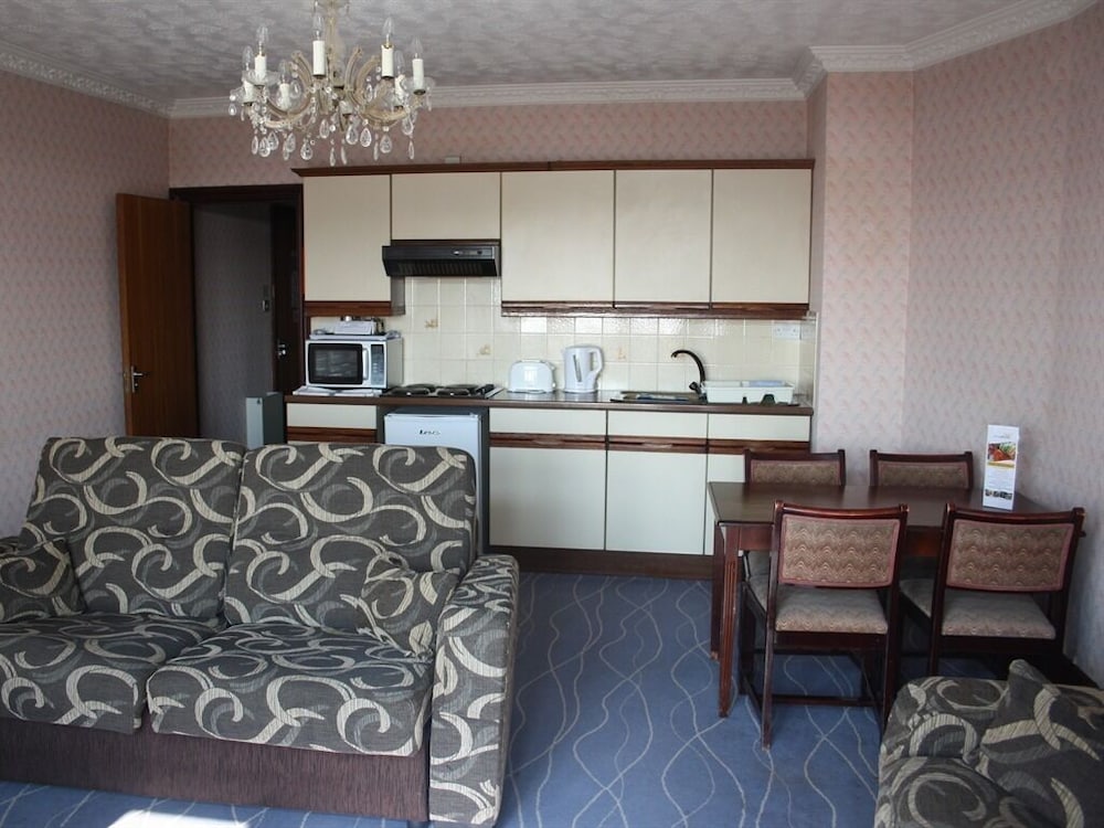 The Devoncourt Resort 4/50