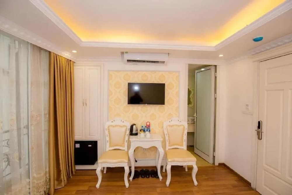 Hanoi Cristina Hotel & Travel 27/28