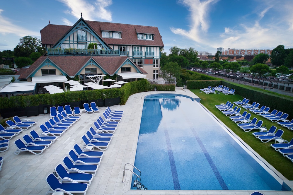 Renaissance Paris Hippodrome de St. Cloud Hotel 43/48