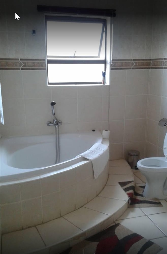 Asda Guesthouse 40/44
