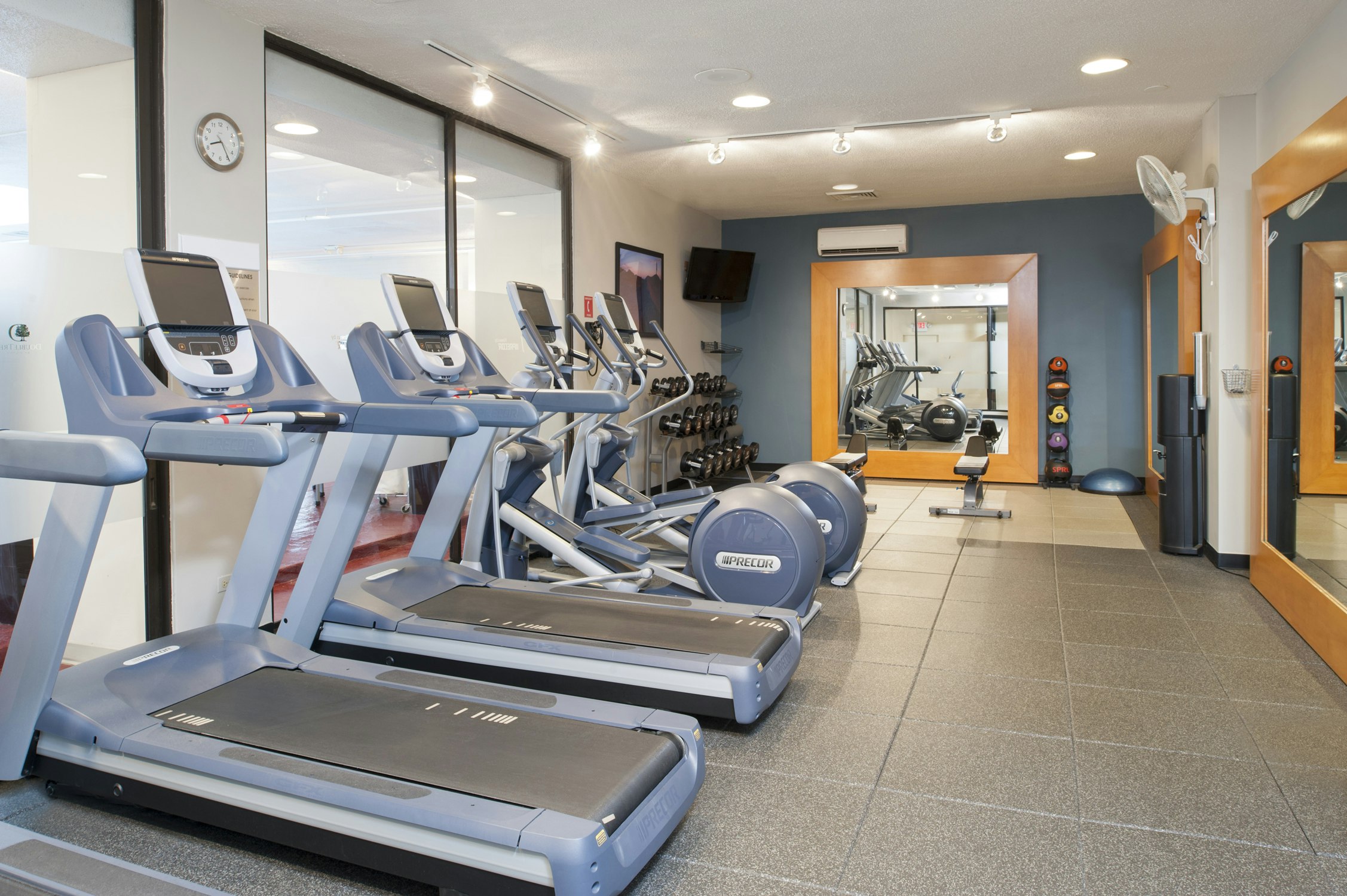 DoubleTree by Hilton Chicago - North Shore Conference Center 15/49