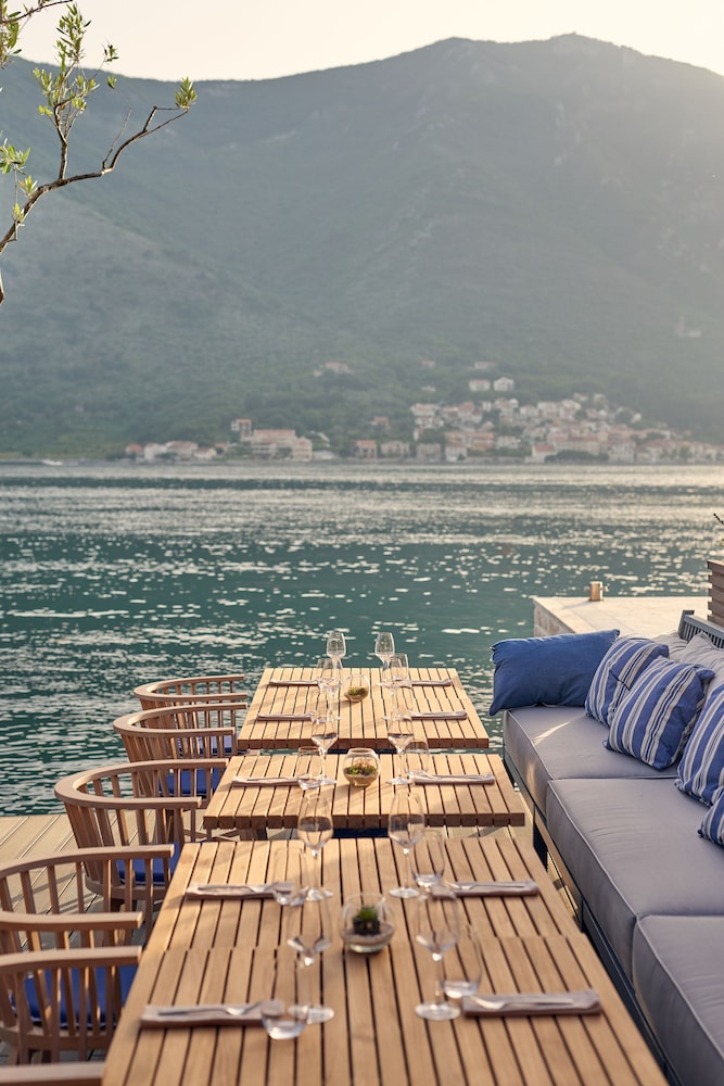 Huma Kotor Bay Hotel & Villas 75/79