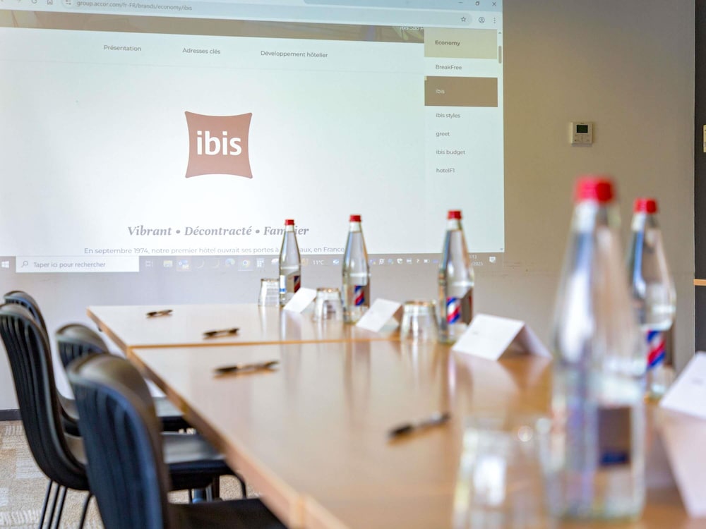 Ibis Salon De Provence Sud 56/61