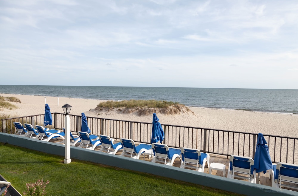 Blue Water Resort on the Ocean 72/79