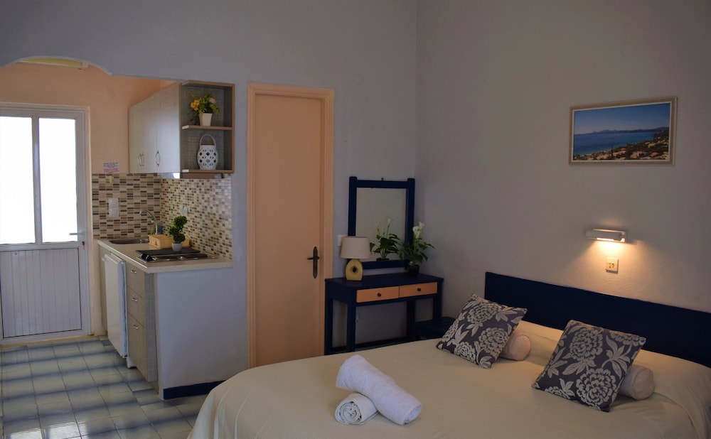 Paradise Apartments 18/43