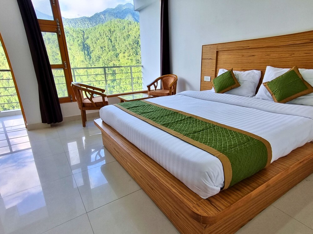 Amritara Sun Inn, Phata 16/40
