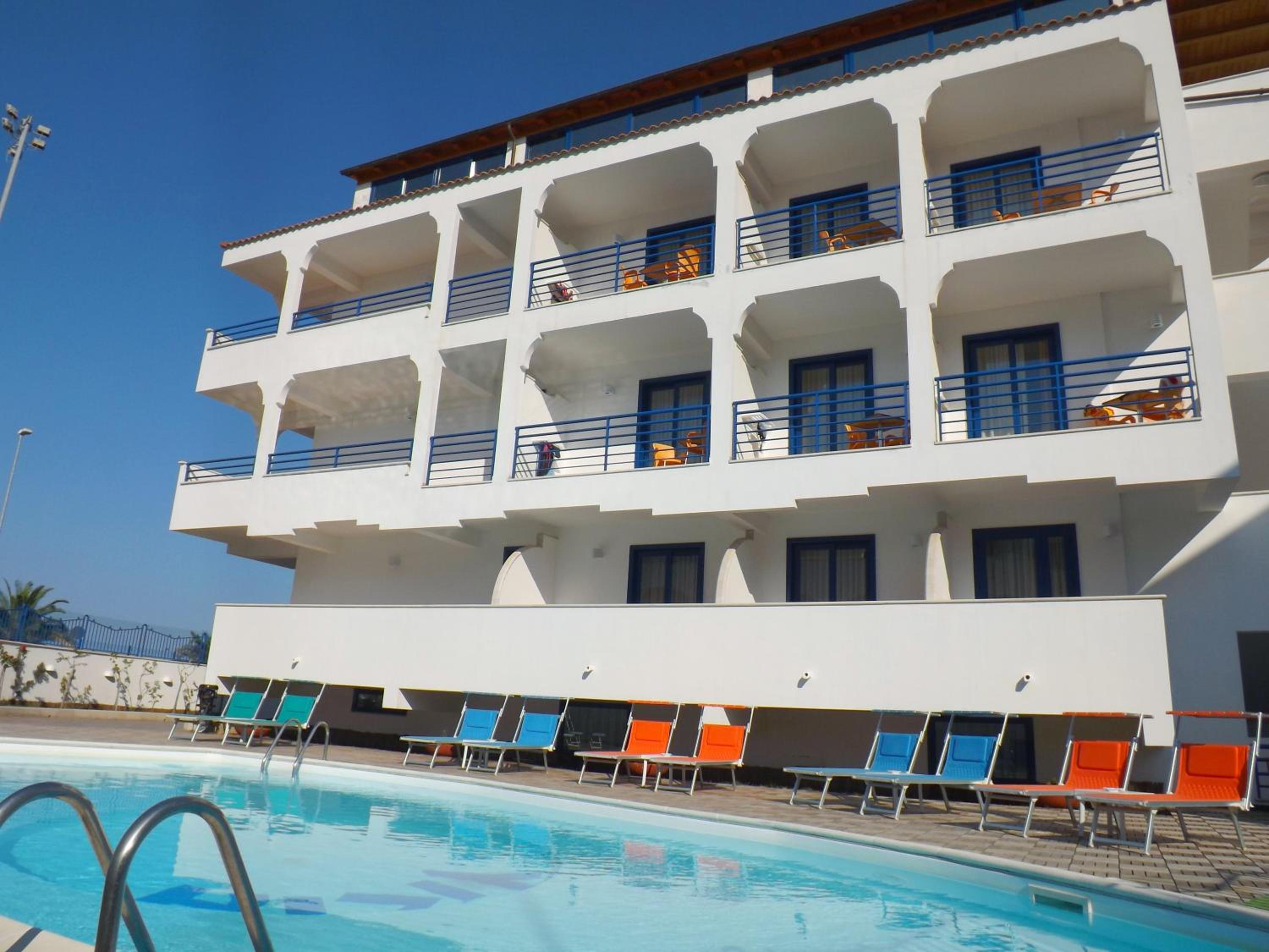 Hotel Yria 1/24