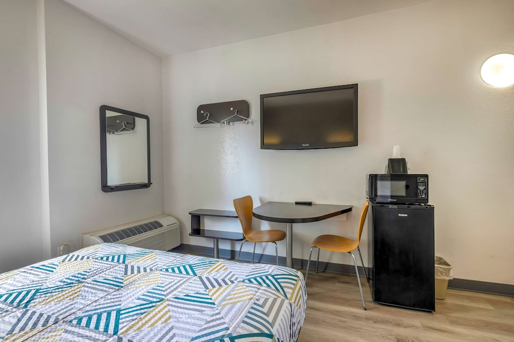 Motel6 Cedar Park, TX 12/31