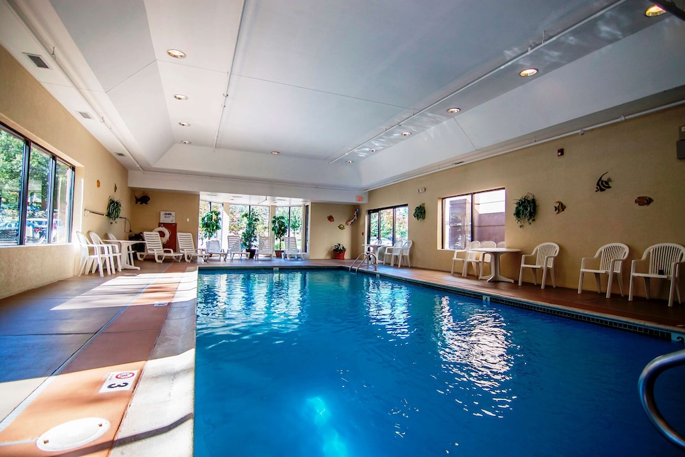 Hampton Inn Groton 5/56
