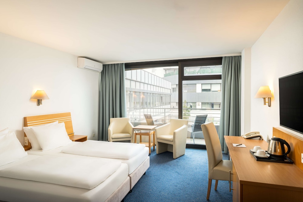 ANA Neotel, Trademark Collection by Wyndham 20/77