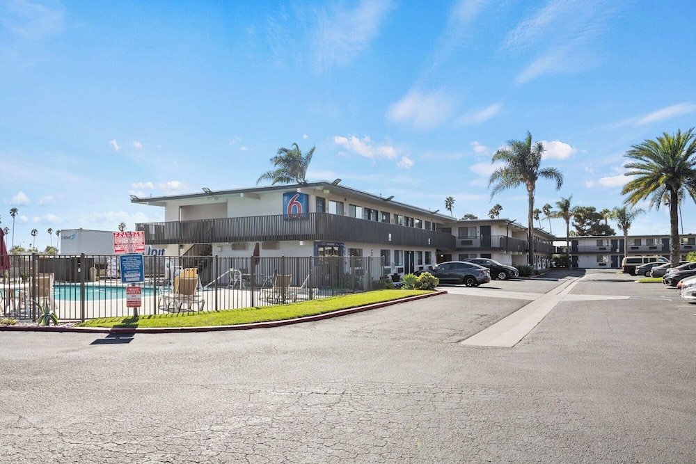 Motel6 Ventura, CA - Beach 44/58