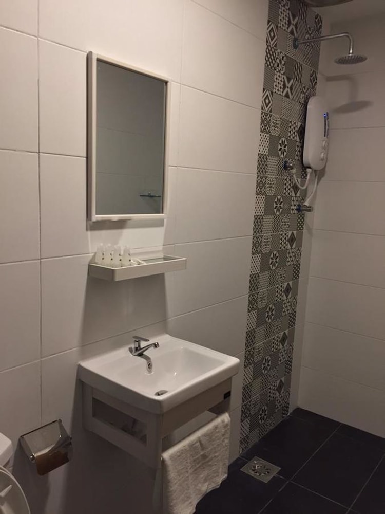 STANDARD, DOUBLE OR TWIN BED