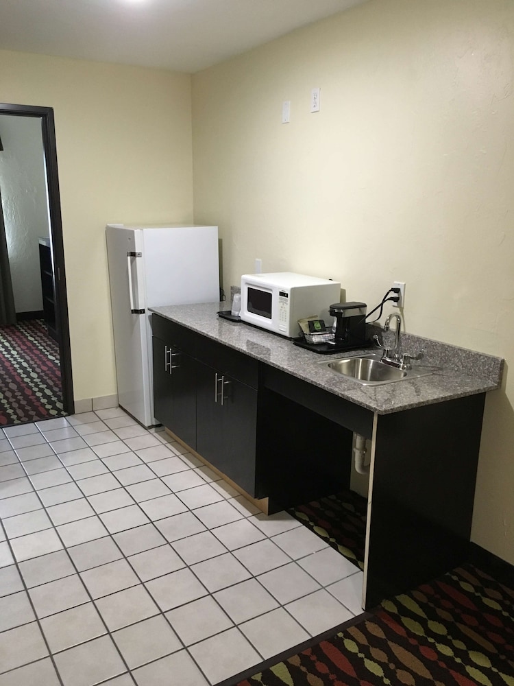 Best Western Greentree Inn & Suites 27/27