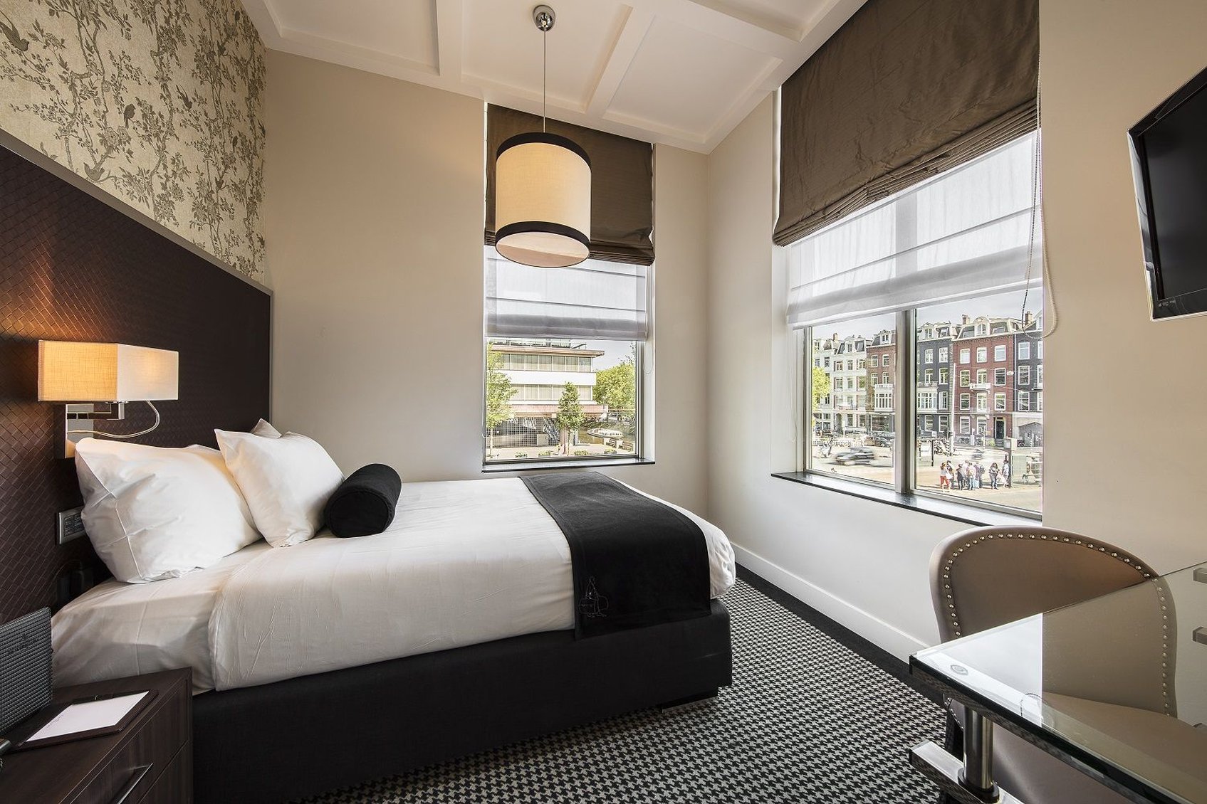 DELUXE, DOUBLE BED, CITY VIEW