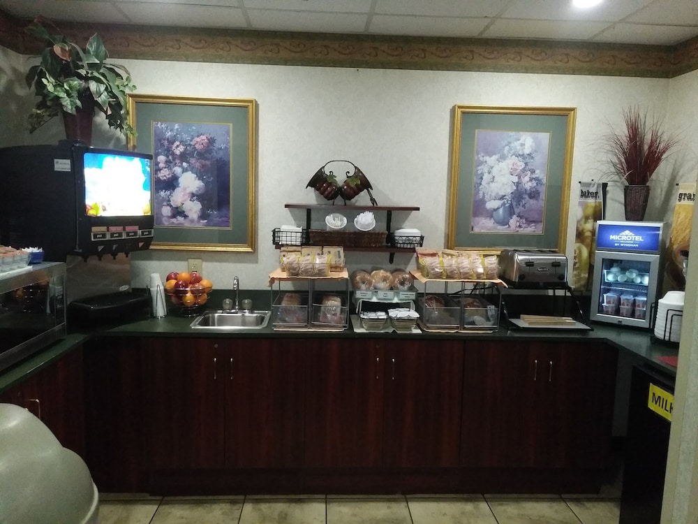 Microtel Inn & Suites by Wyndham Rock Hill/Charlotte Area 4/46