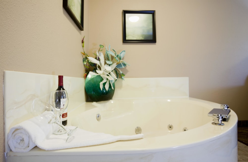GrandStay Residential Suites - Eau Claire 49/49