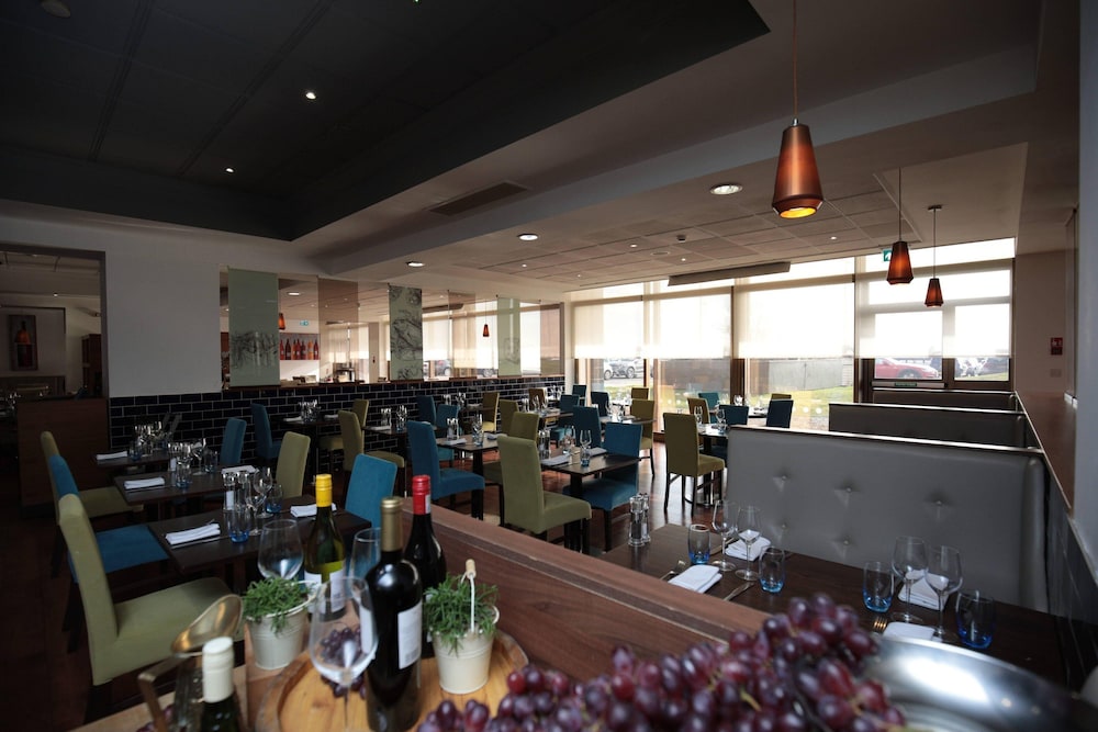 RENAISSANCE LONDON HEATHROW HOTEL 39/46