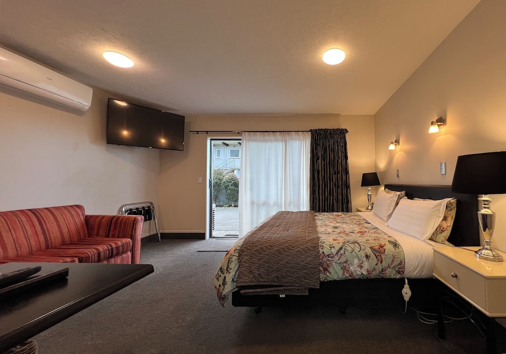 Strathern Motor Lodge 21/59