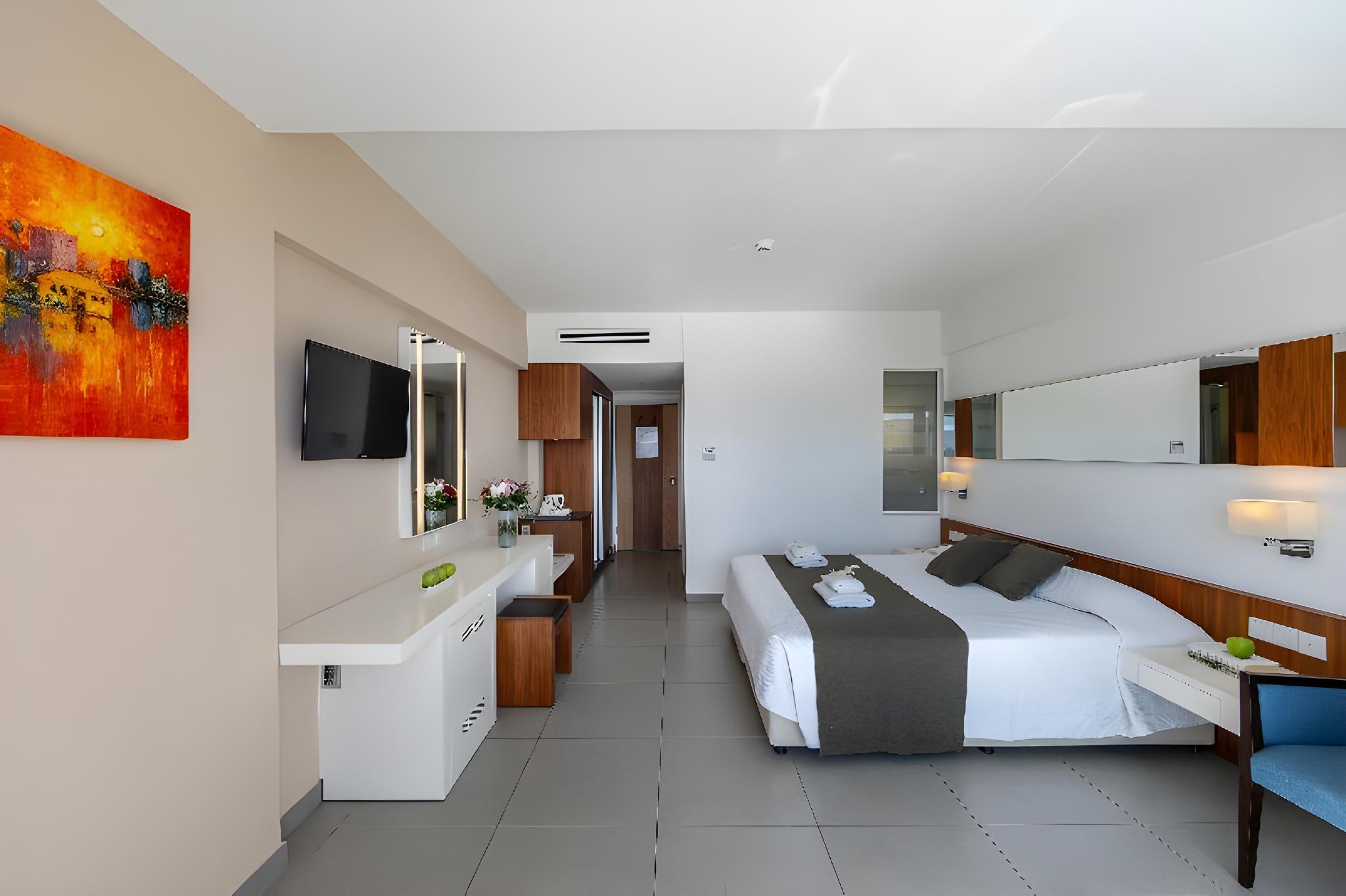 Superior, Double or Twin Bed, Pool or Sea View