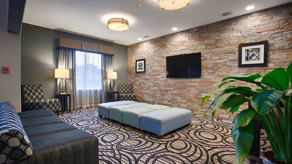 Best Western Plus Sand Bass Inn & Suites 16/52