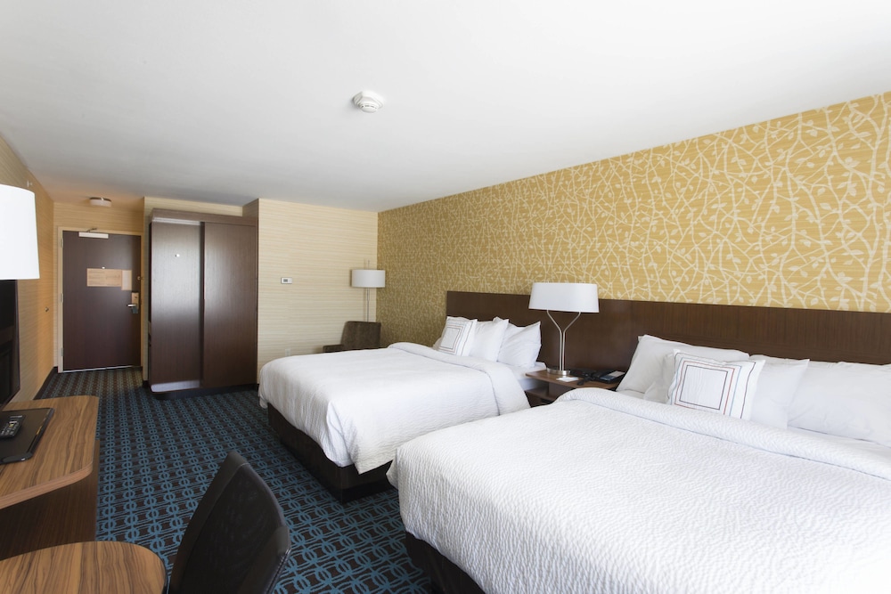 Fairfield Inn Suites Decorah 7/31