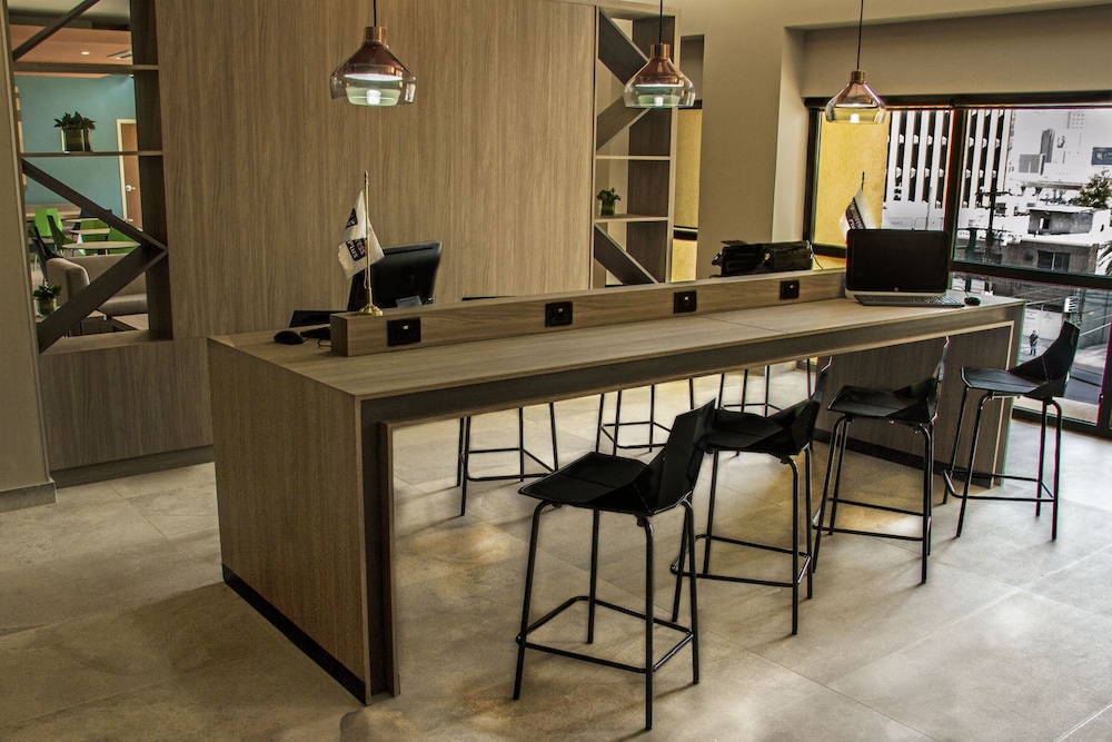 City Express Plus by Marriott Monterrey Galerias 20/32