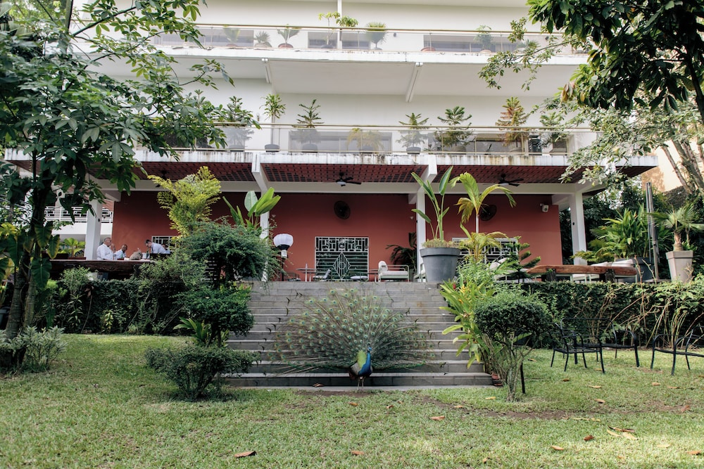 Lepic Villa Hotel 5/50