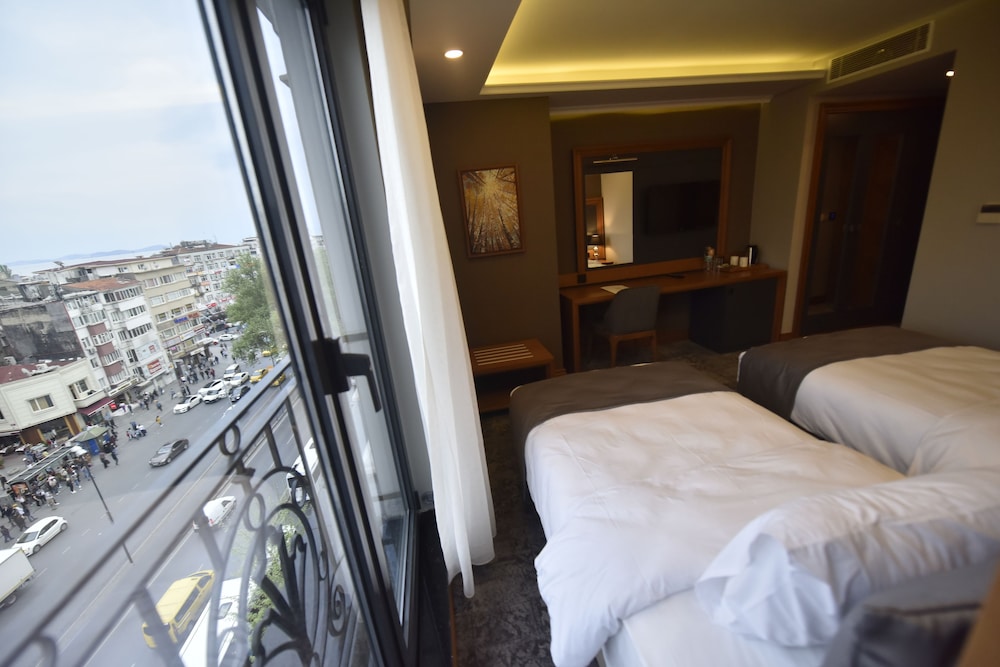 Four Seven Hotel 11/36