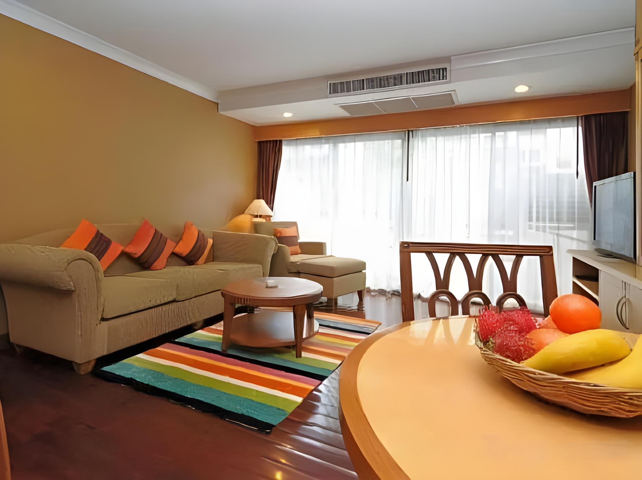 1 Bedroom, Admirals, Plus