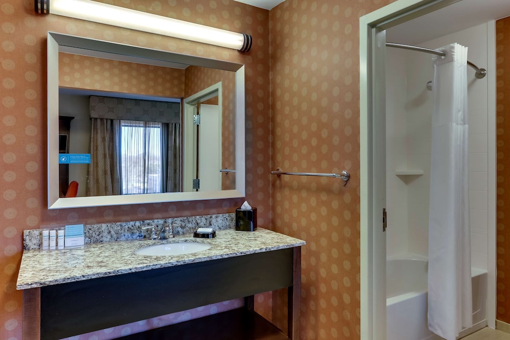 Hampton Inn & Suites Hartsville 30/76