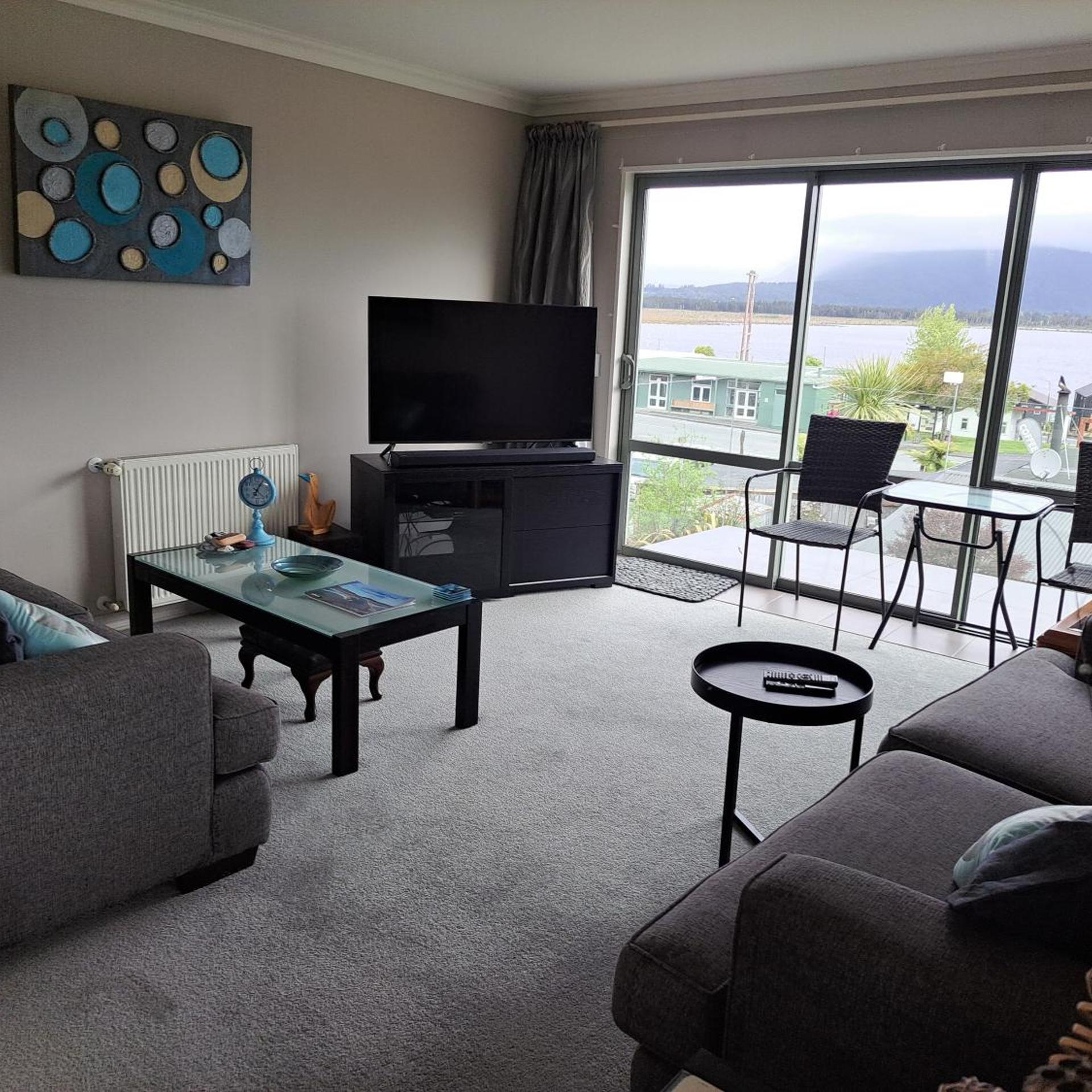 Hotel Lake Brunner 37/50