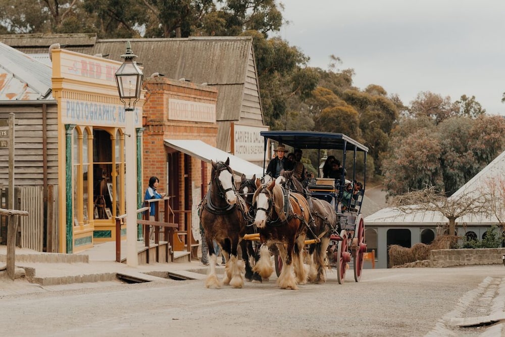 Sovereign Hill Hotel 54/68