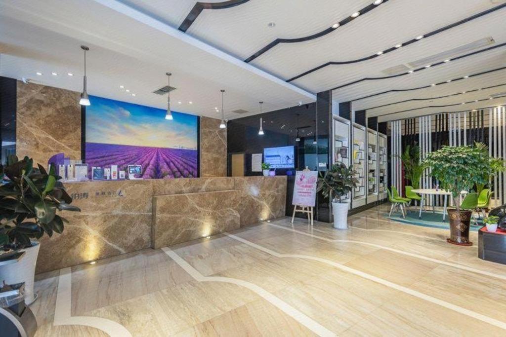 Lavande Hotel (Qingdao North Railway Station Siliu South Road) 10/49