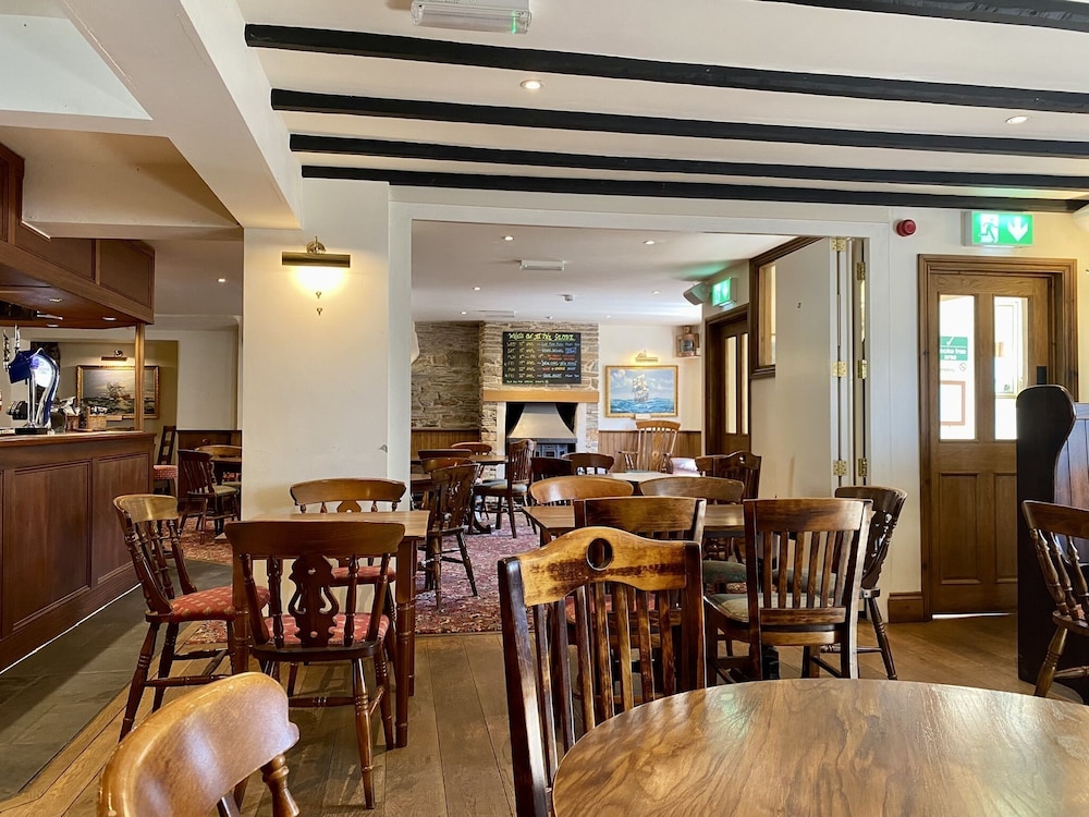 The Globe Inn 37/46