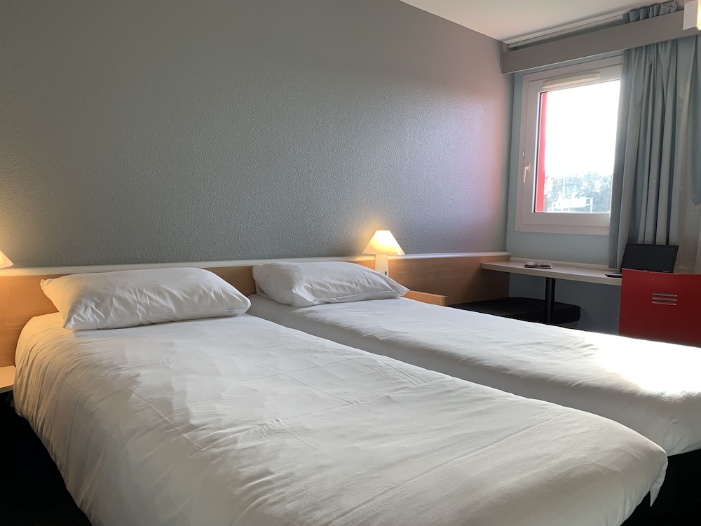 Ibis Auray 9/65