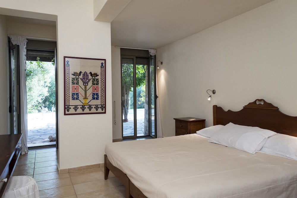 Istron Villas 9/50