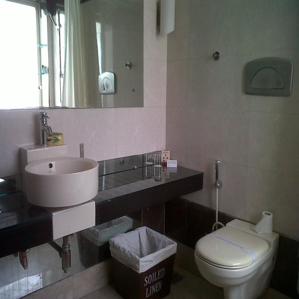 Nirvana Suites 46/50