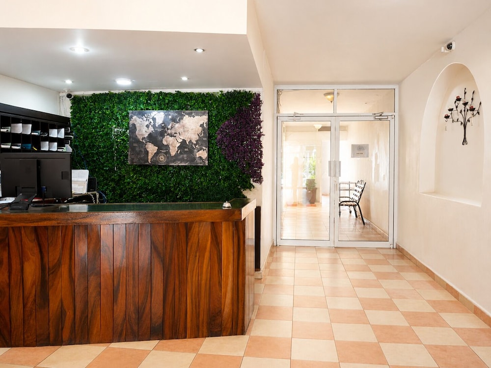 Zona Dorada Inn 8/50