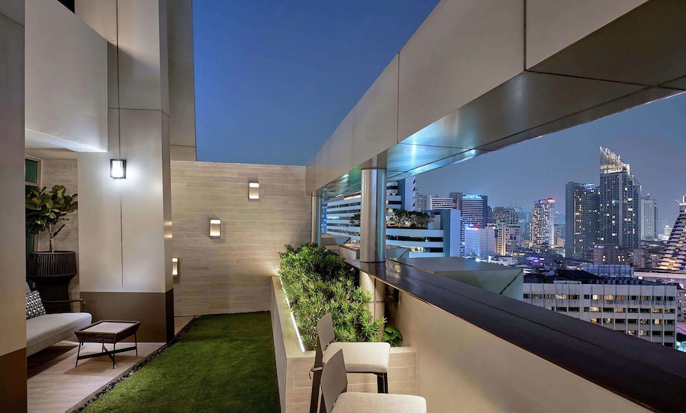 Doubletree By Hilton Bangkok Ploenchit As Formerly Majestic Grande Sukhumvit 46/51