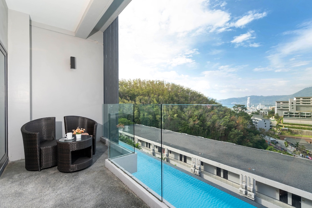 Patong Bay Hill Resort 31/70