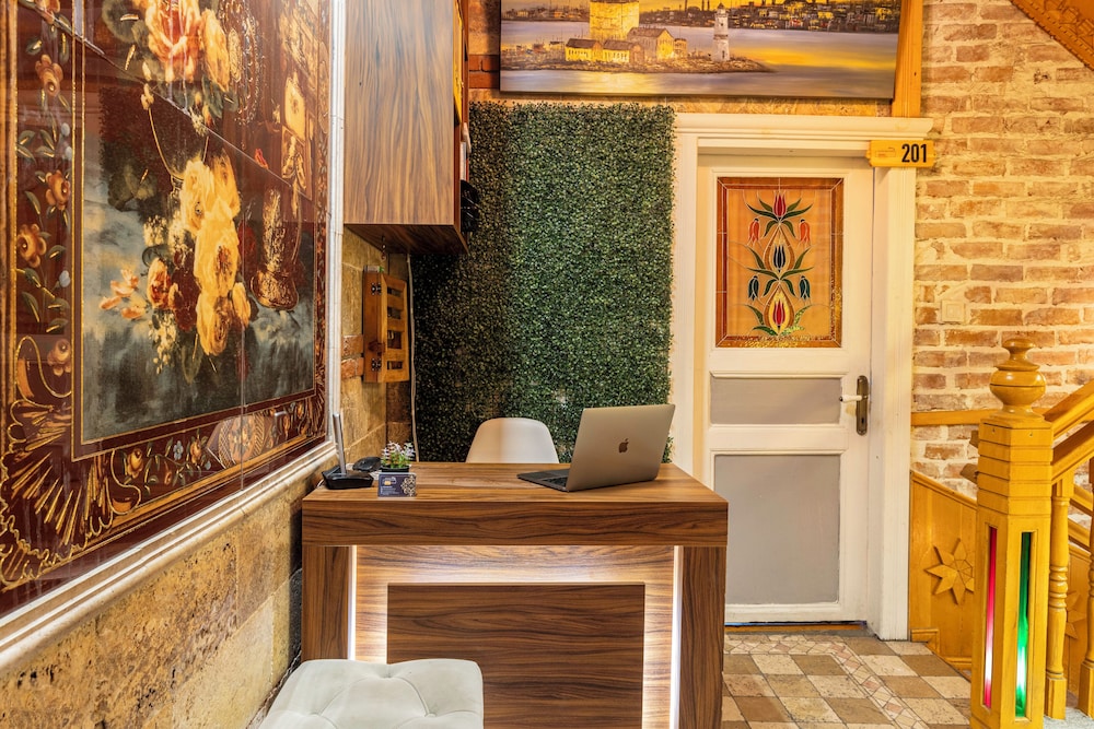Astra Boutique Hotel 8/50