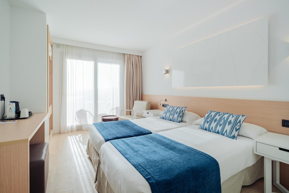 STANDARD, TWIN BEDS, BALCONY